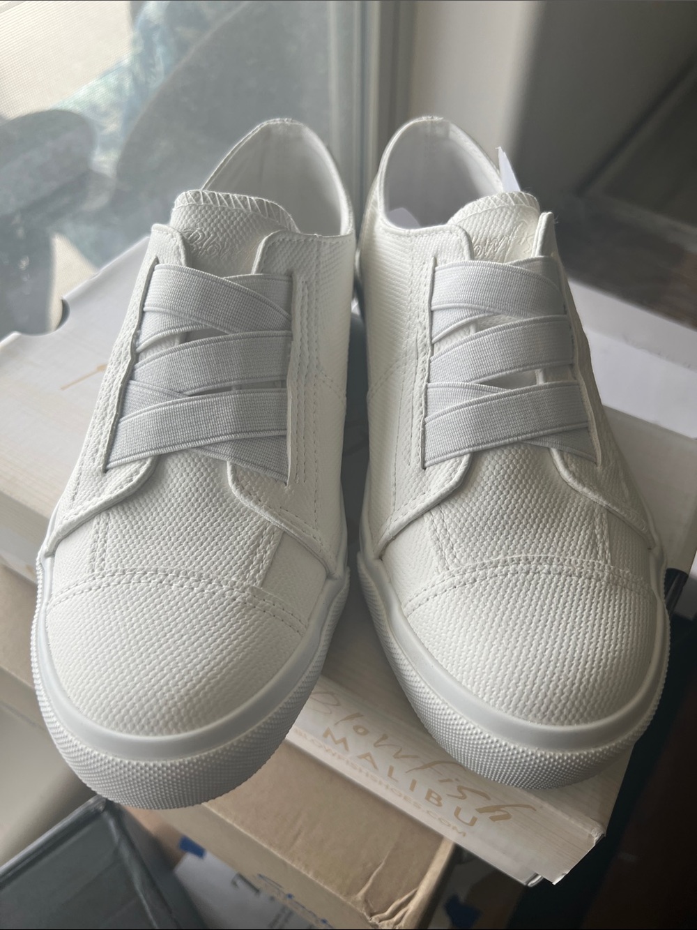 New in Box Blowfish Marley White Flat Sneakers - Size 7.5W
